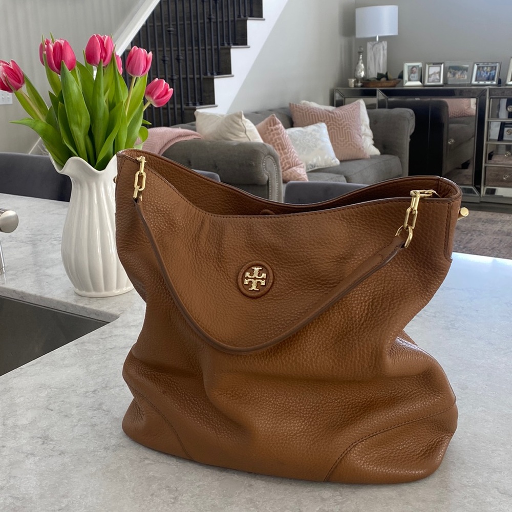 Camel Tory Burch pebbled leather purse in good used condition